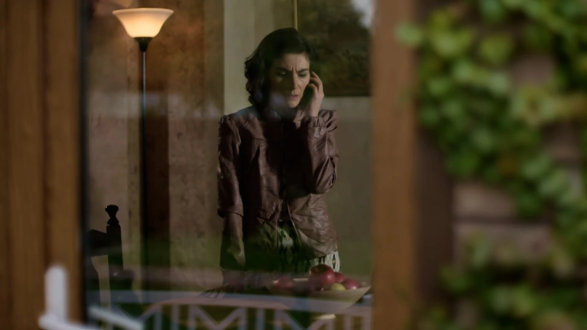 SERIES still 08